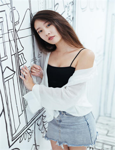 《艳母三级》